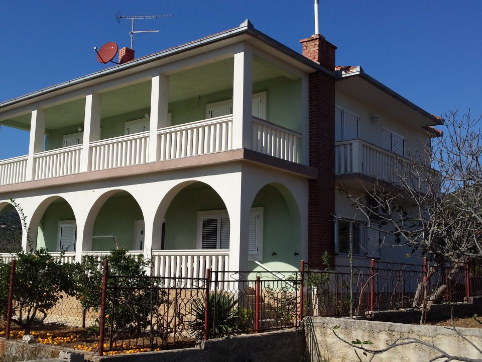 Stambena zgrada, Mastrinka